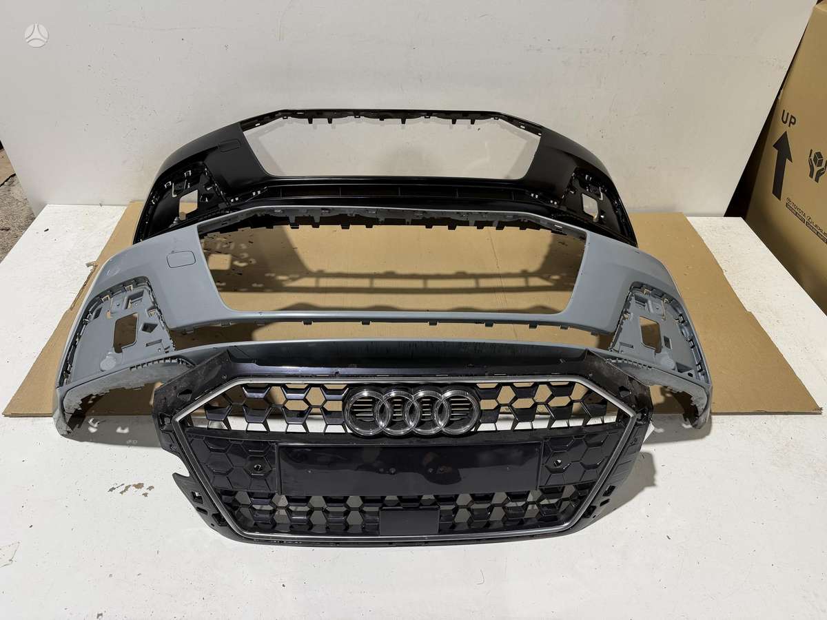 Audi A1 Juodas bamperis parduotas