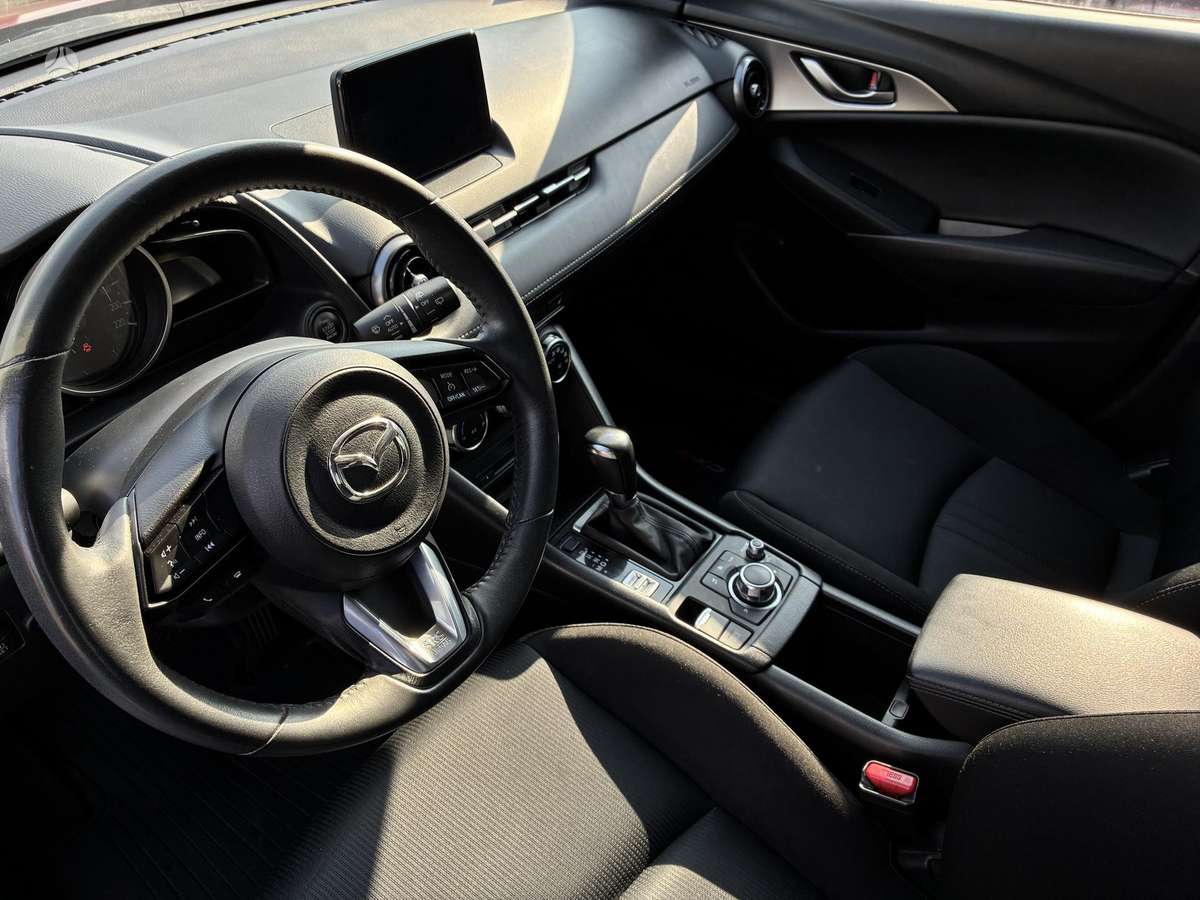 Mazda CX-3, 2.0 l., off-road / crossover