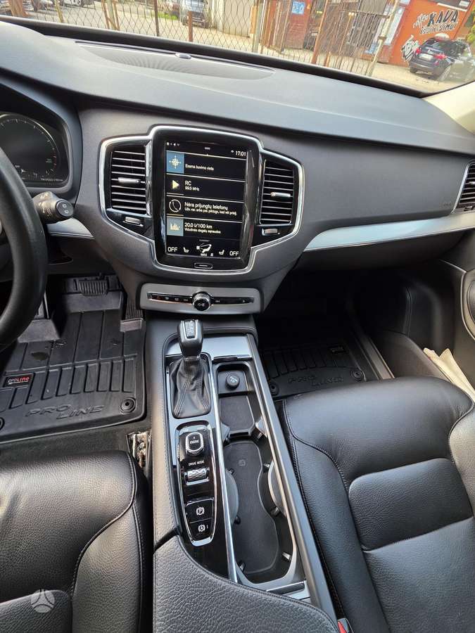 Volvo XC90 - 8