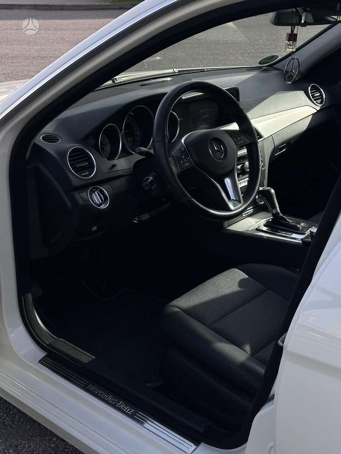 Mercedes-Benz C300, 3.0 l., Универсал
