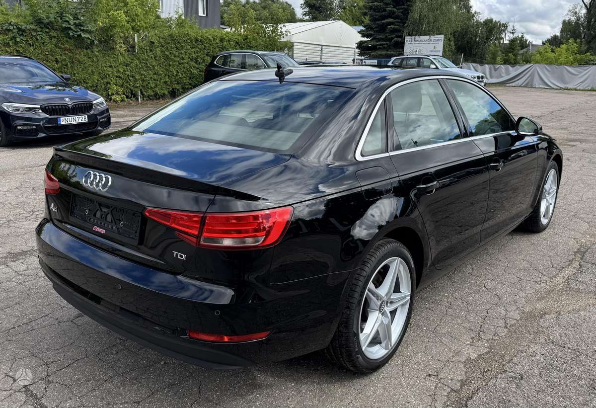 Audi A4, 2.0 l., Седан