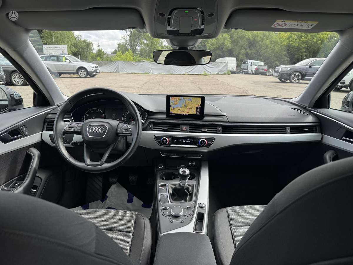 Audi A4, 2.0 l., Седан
