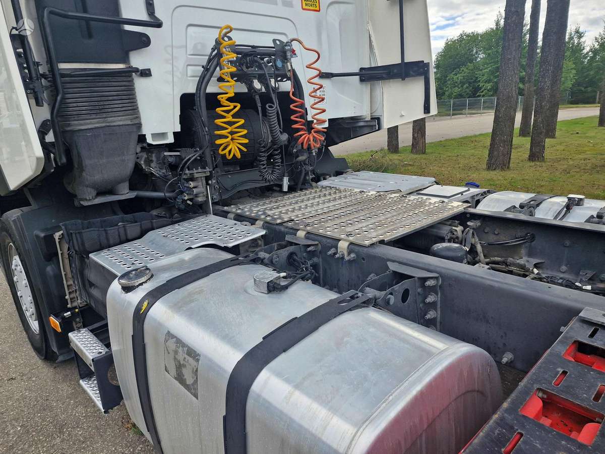Renault T 480 VIN: ...MB.., single sleeper