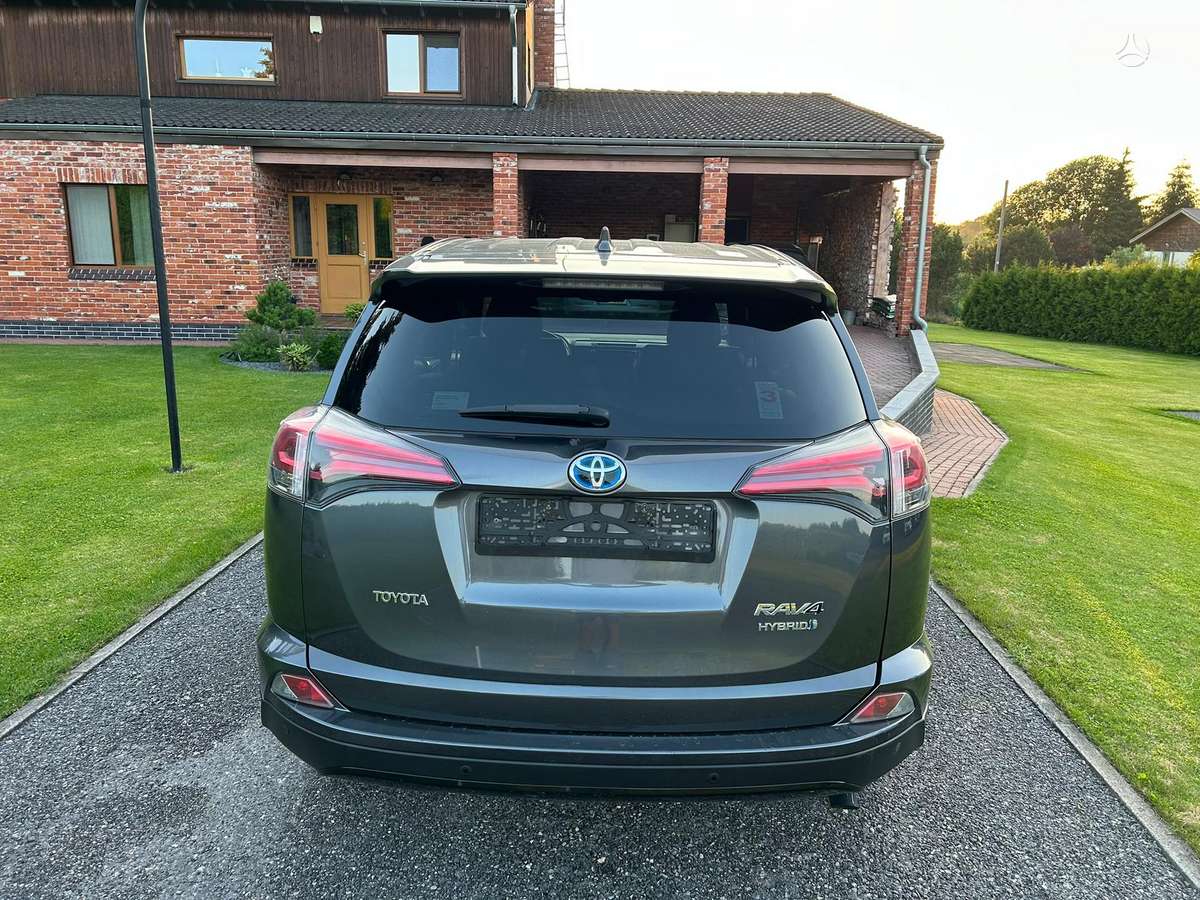 Toyota RAV4 - 6