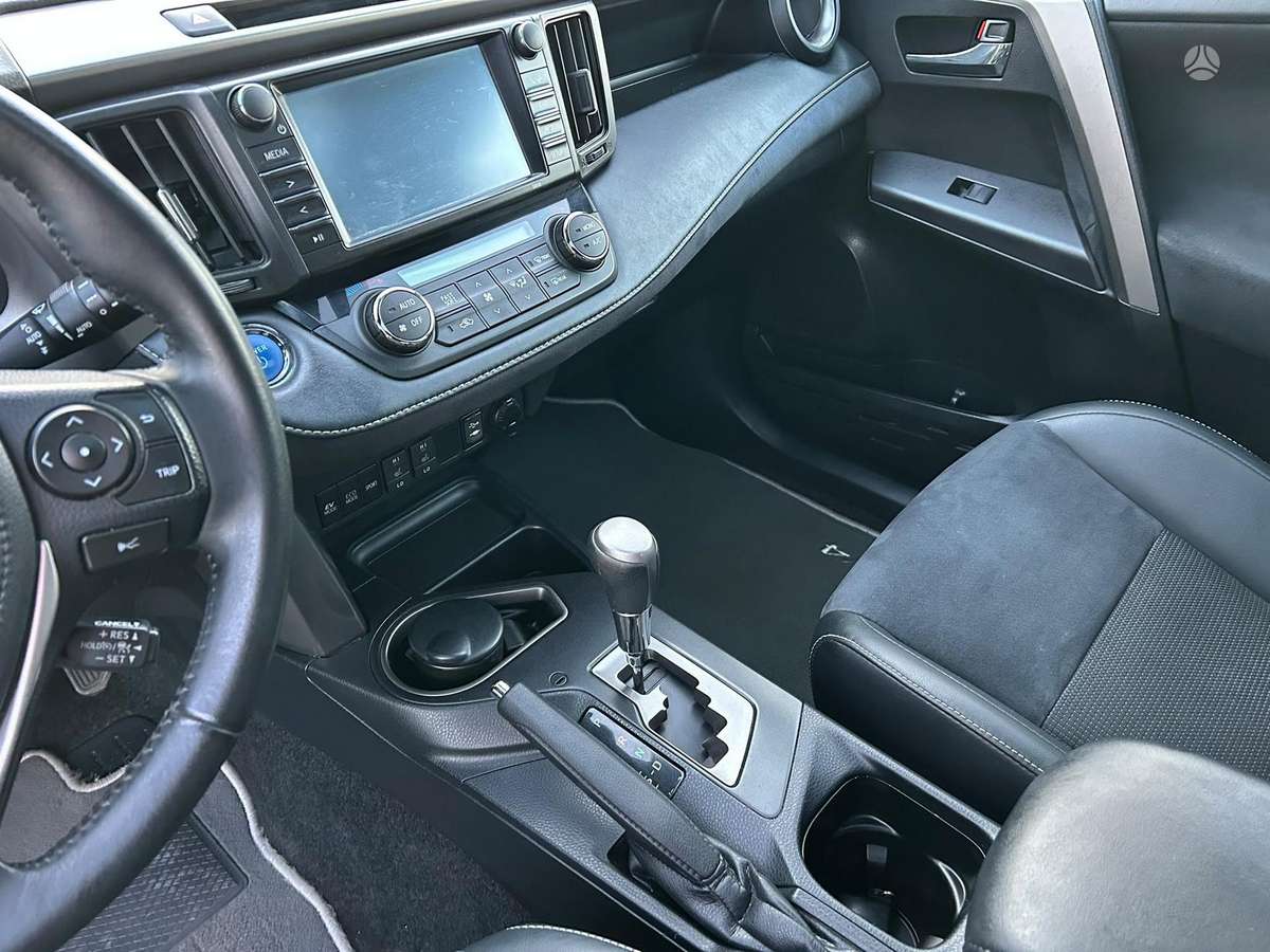 Toyota RAV4 - 12