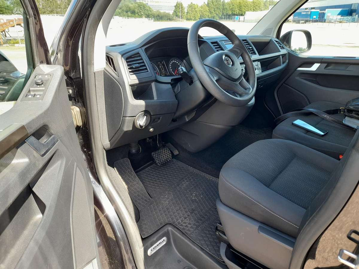 Volkswagen Caravelle - 12