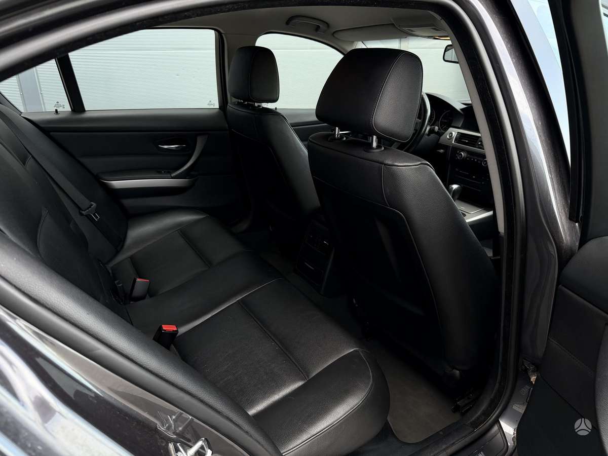 BMW 320, 2.0 l., Седан