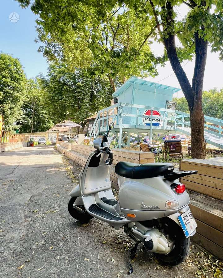 Piaggio Vespa 125cc, мотороллеры / мопеды