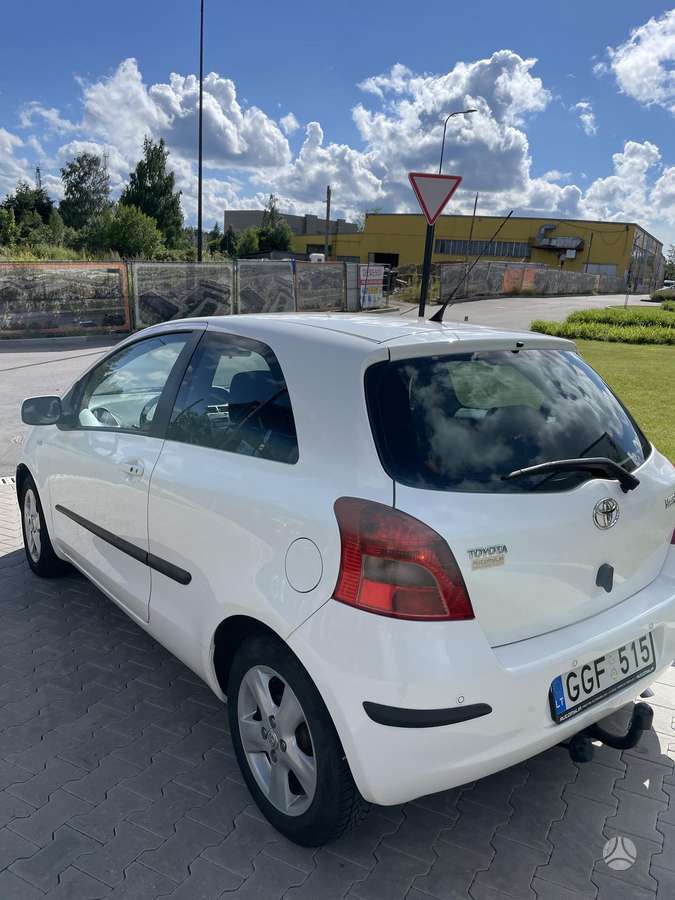 Toyota Yaris - 4