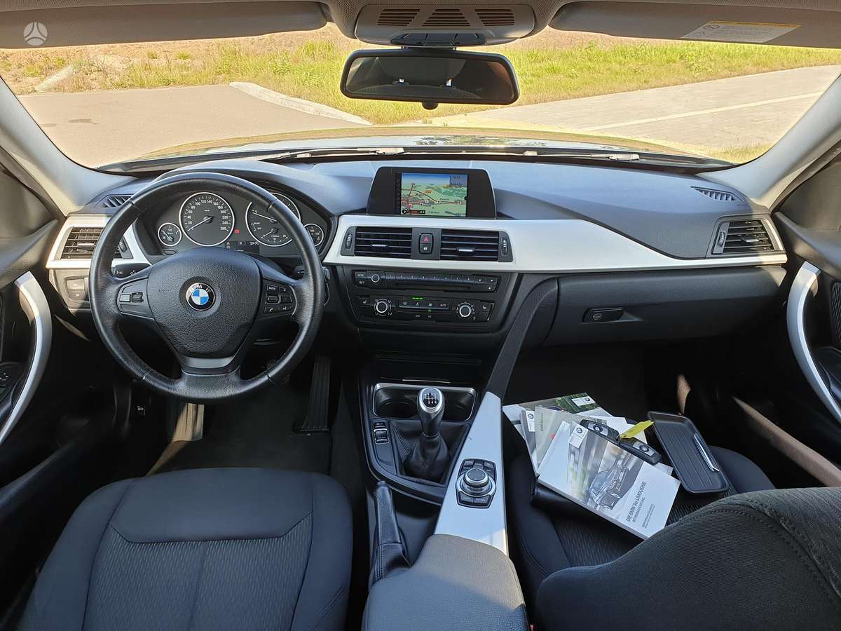 BMW 318, 2.0 l., Седан