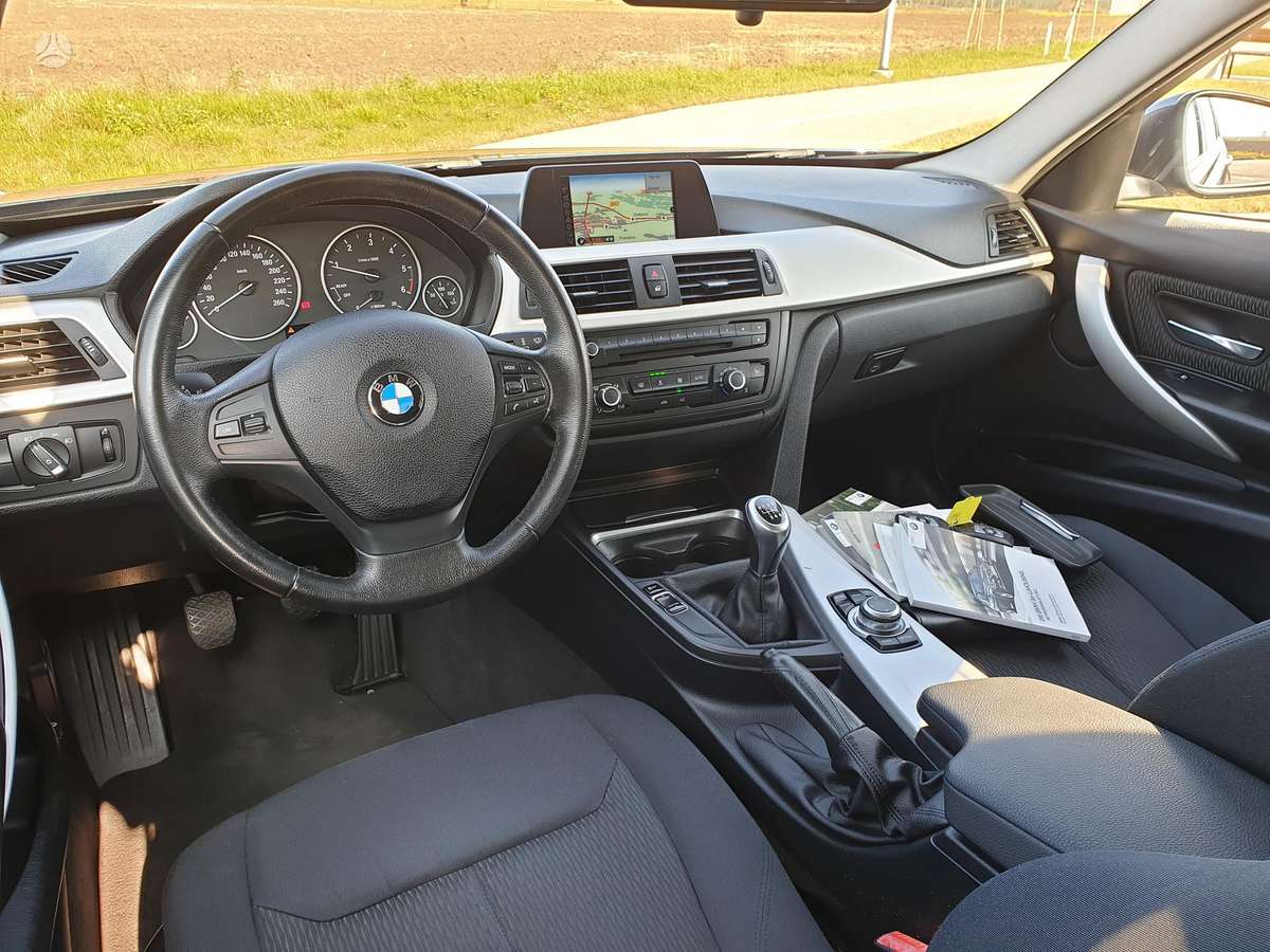 BMW 318, 2.0 l., Седан