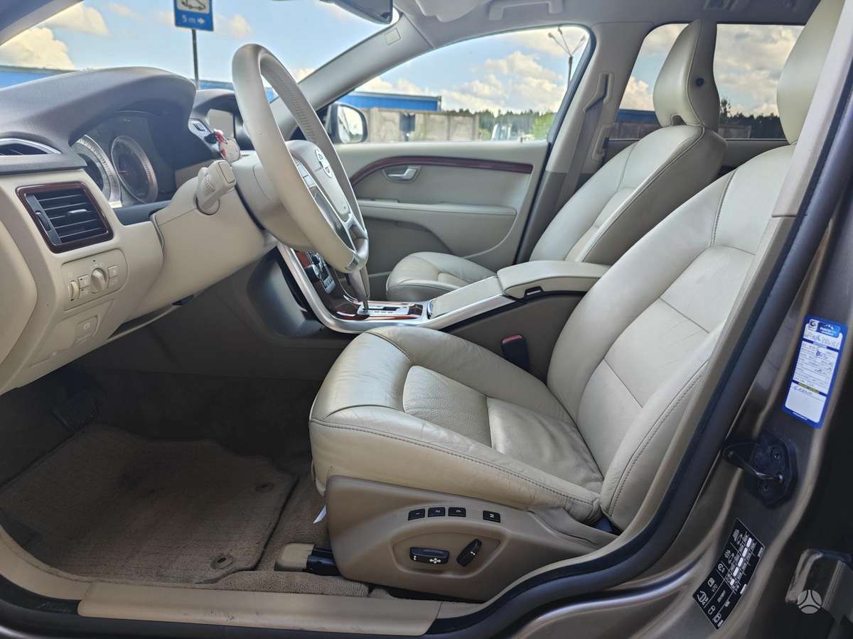 Volvo V70, 2.0 l., Универсал