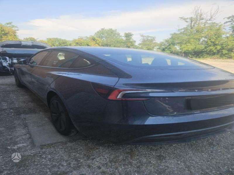 Tesla Model 3, Хэтчбек