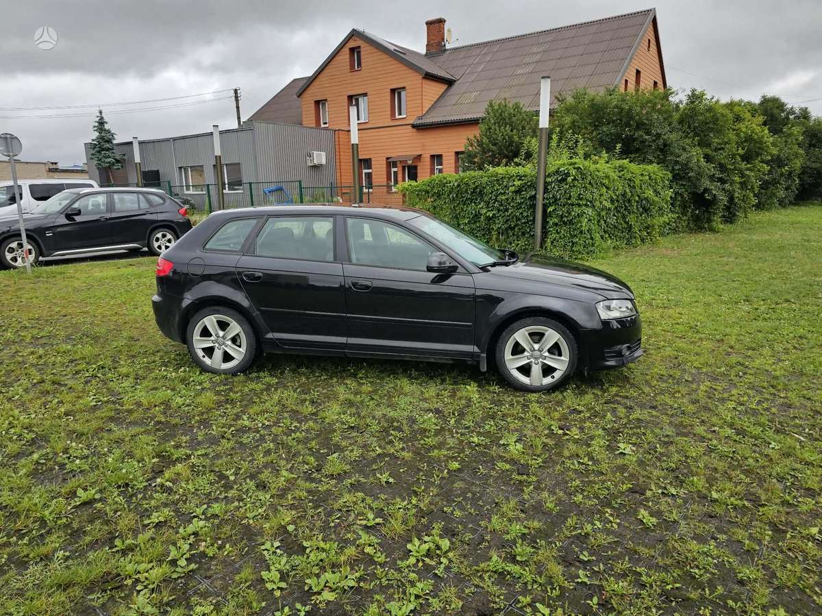 Audi A3, 1.6 l., hatchback