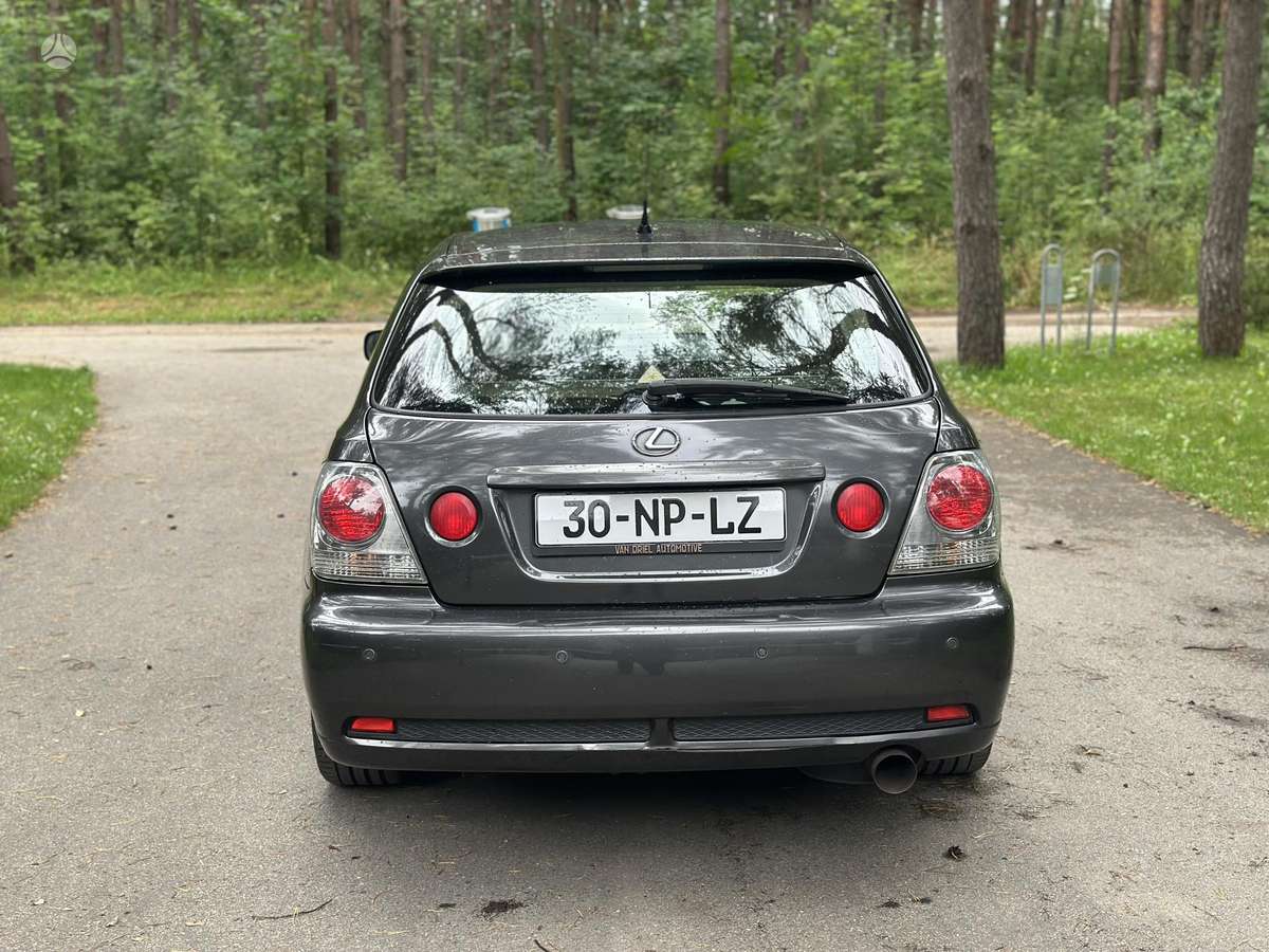 Lexus IS 300, 3.0 l., Универсал