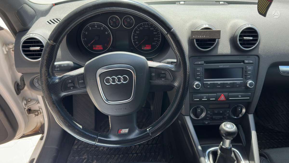 Audi A3, 1.8 l., Хэтчбек