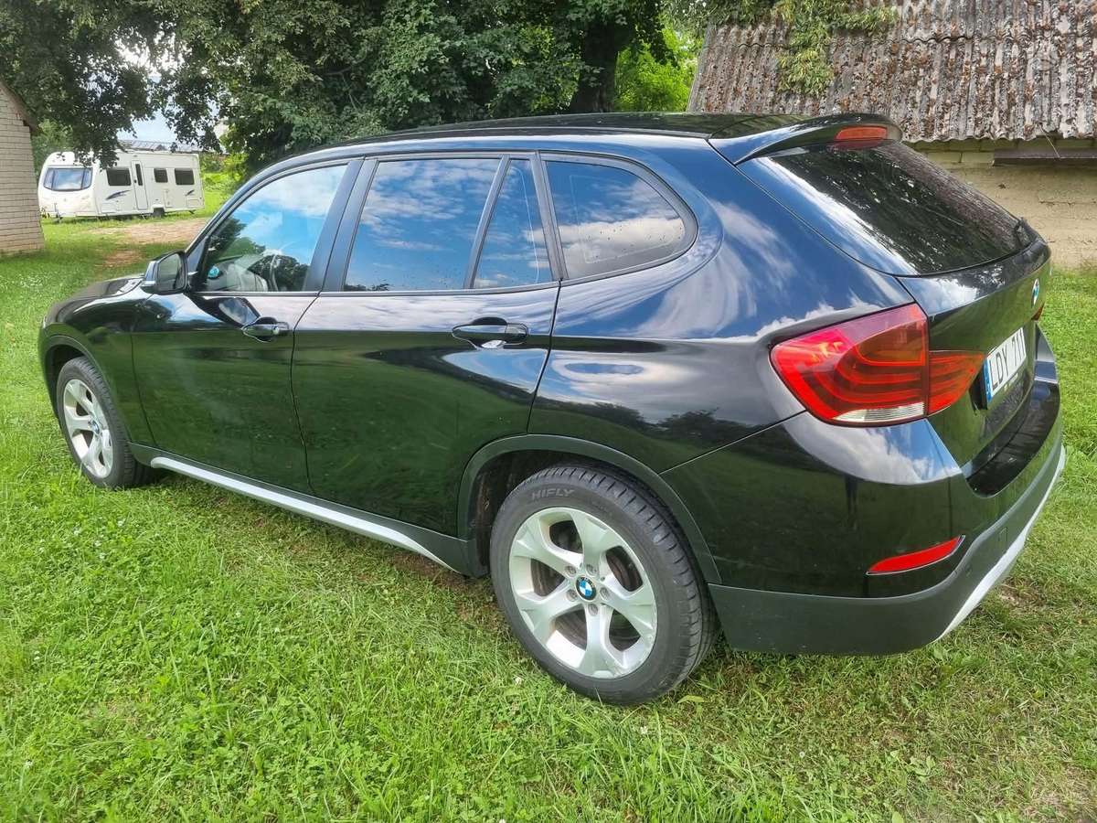BMW X1, 2.0 l., hatchback