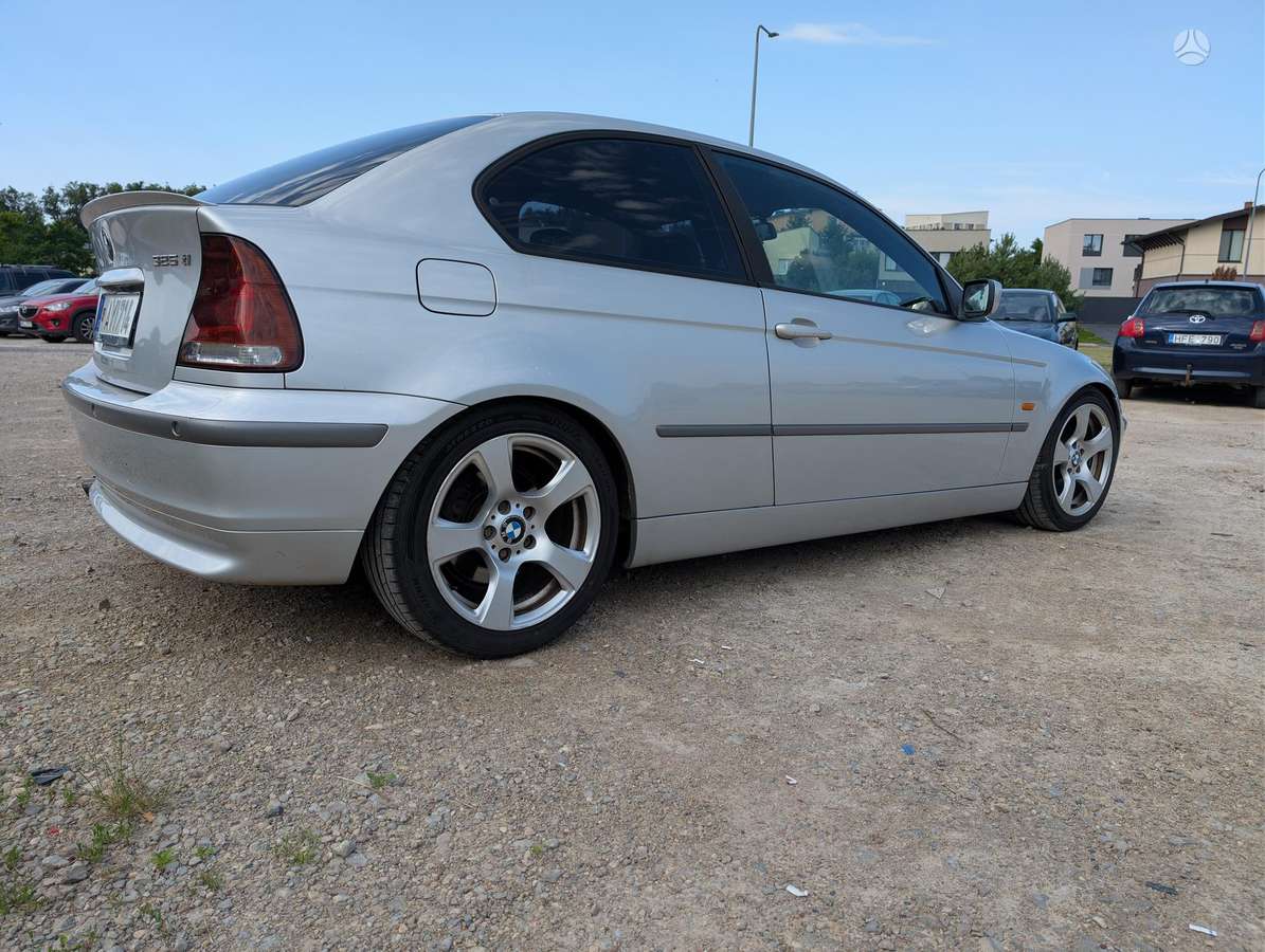 BMW 325, 2.5 l., hatchback