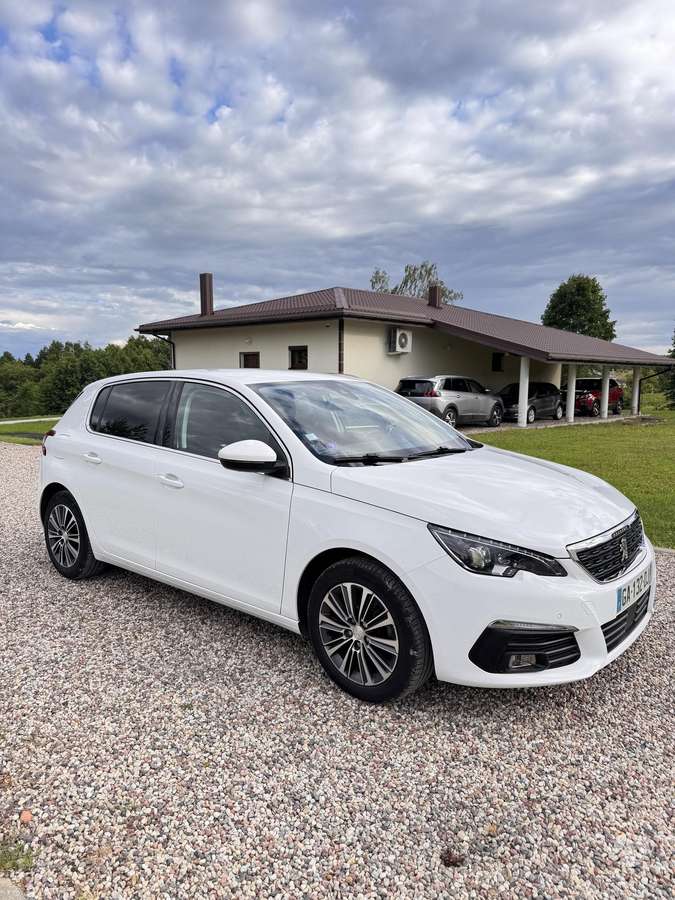 Peugeot 308 - 1