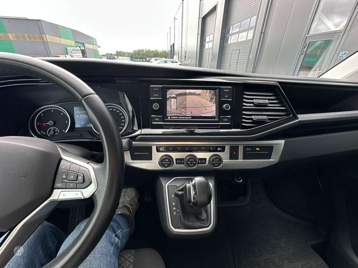 Volkswagen Multivan - 9