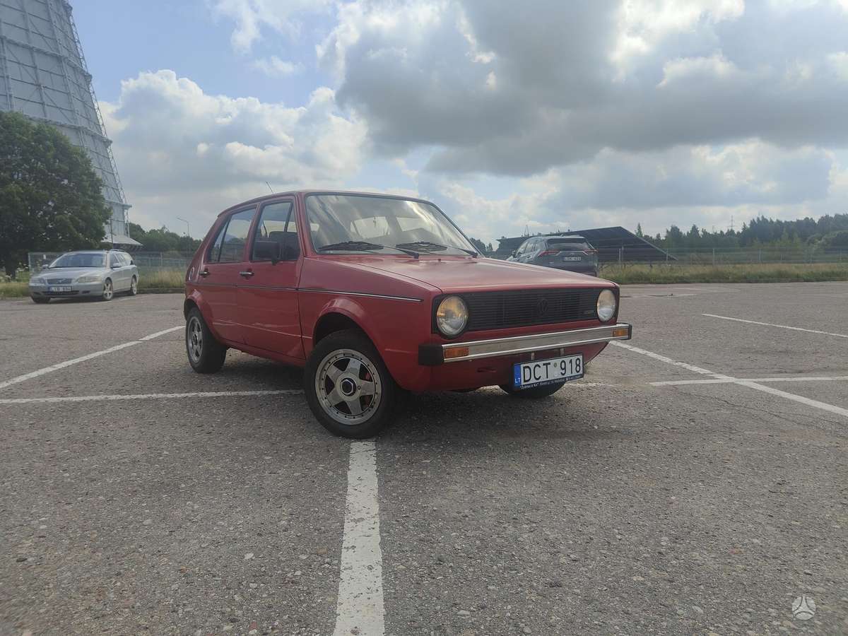 Volkswagen Golf - 2