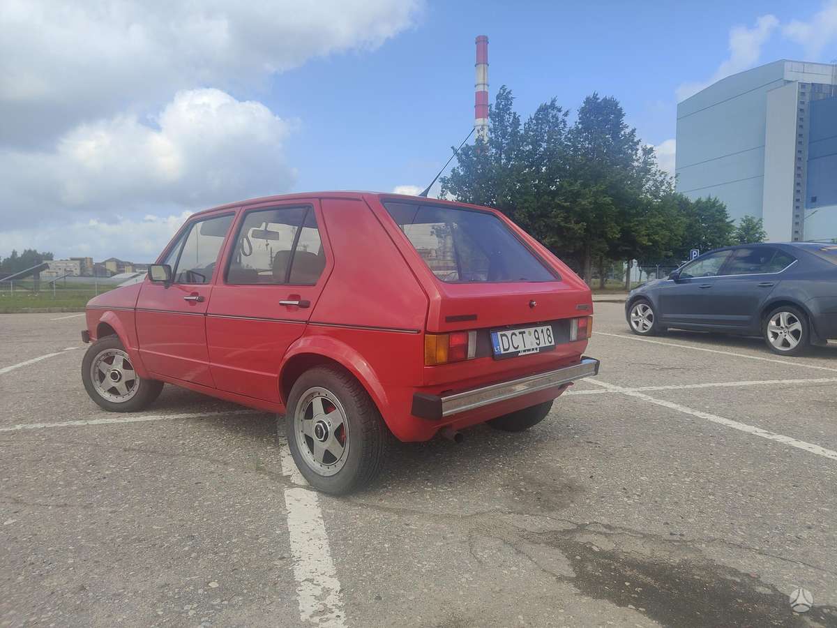 Volkswagen Golf - 6