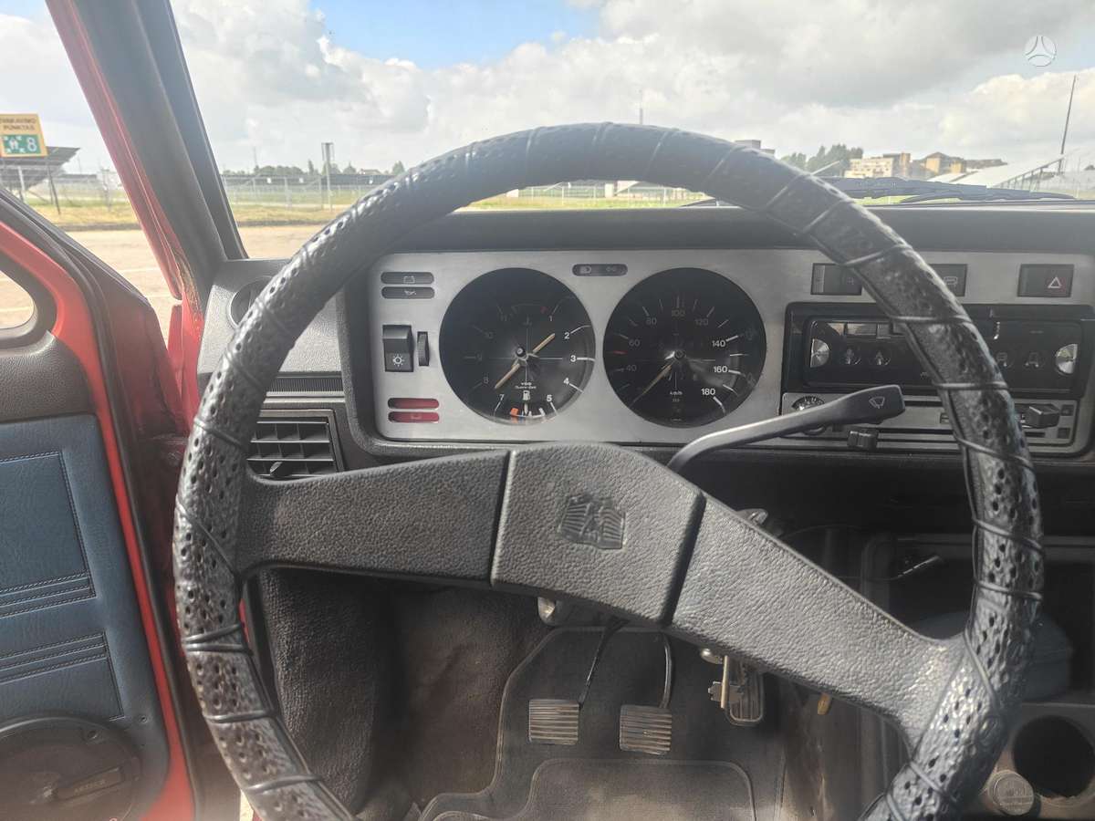 Volkswagen Golf - 8