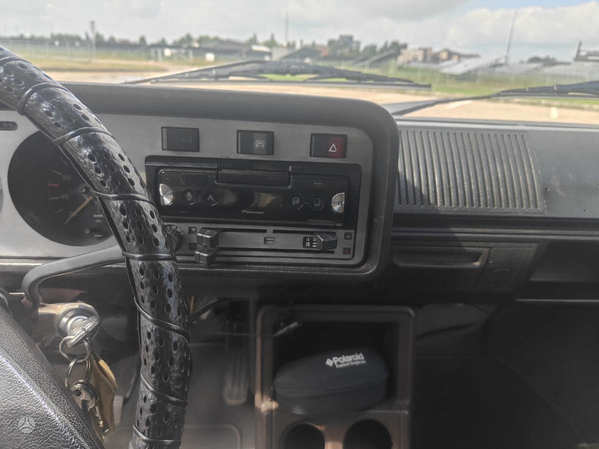 Volkswagen Golf - 11