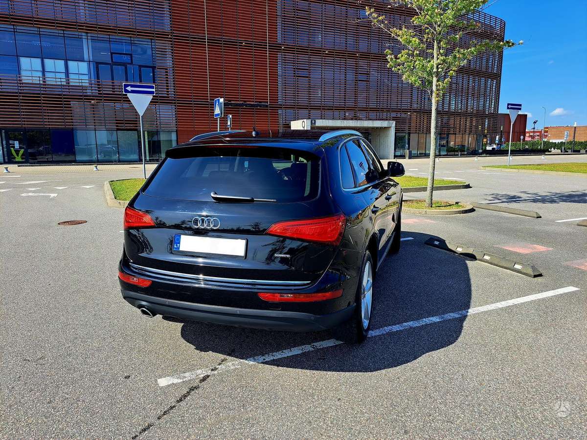 Audi Q5, 2.0 l., Внедорожник / Кроссовер