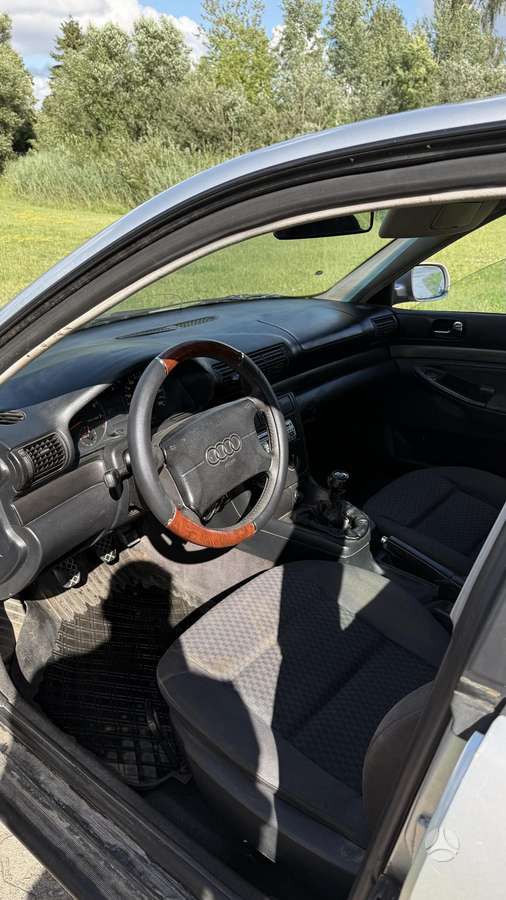 Audi A4, 1.6 l., Седан