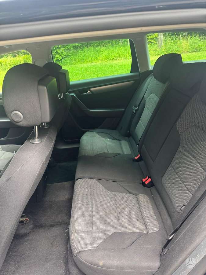 Volkswagen Passat - 8