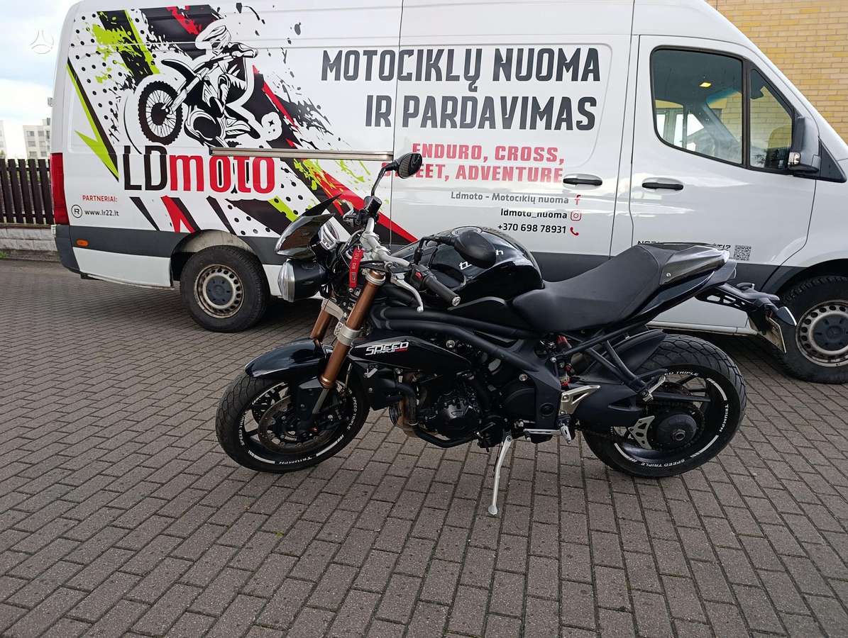 Triumph Speed Triple 1050cc, street / classic