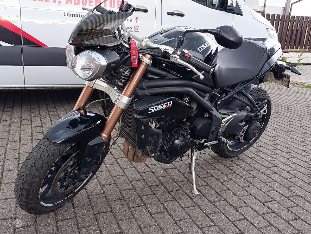 Triumph Speed Triple 1050cc, street / classic