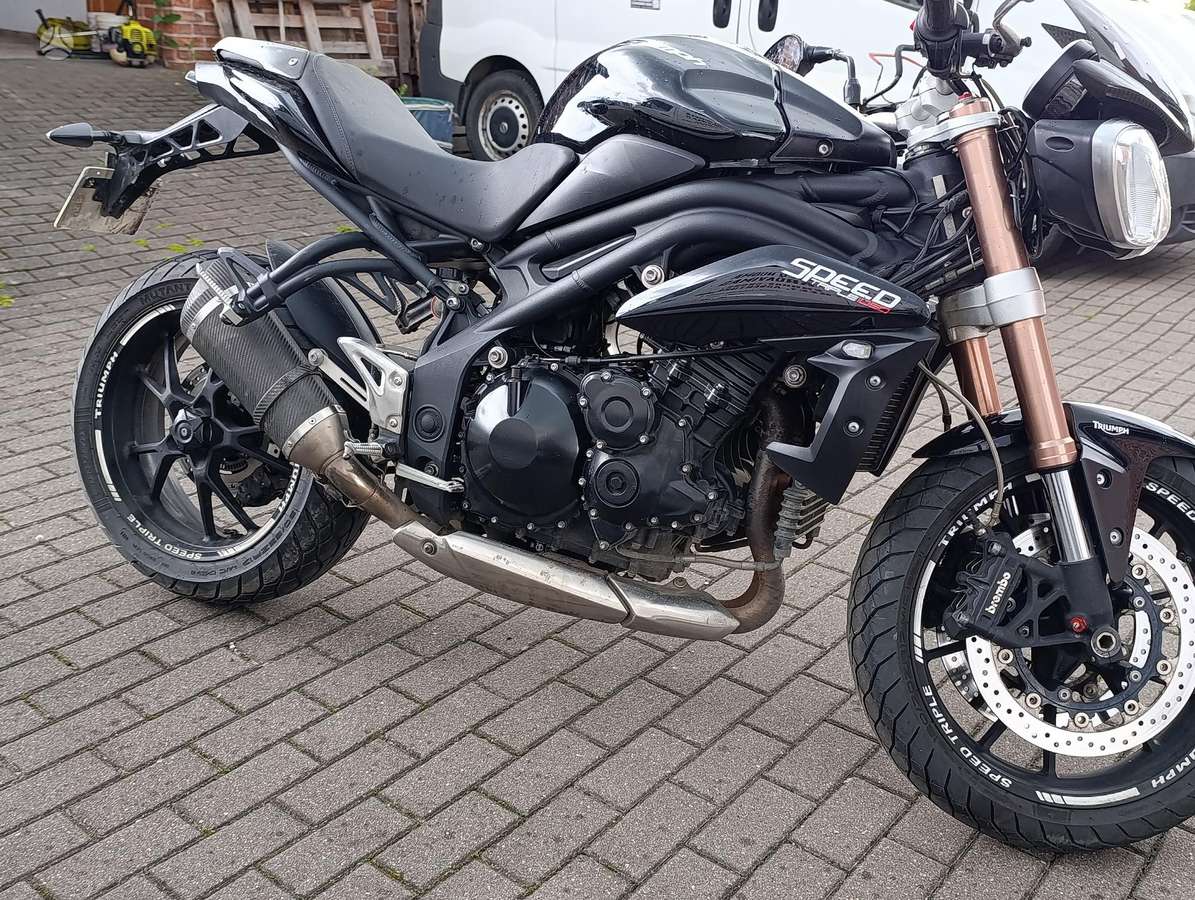 Triumph Speed Triple 1050cc, street / classic