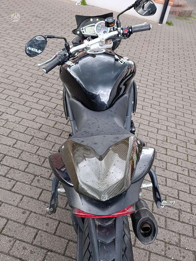 Triumph Speed Triple 1050cc, street / classic