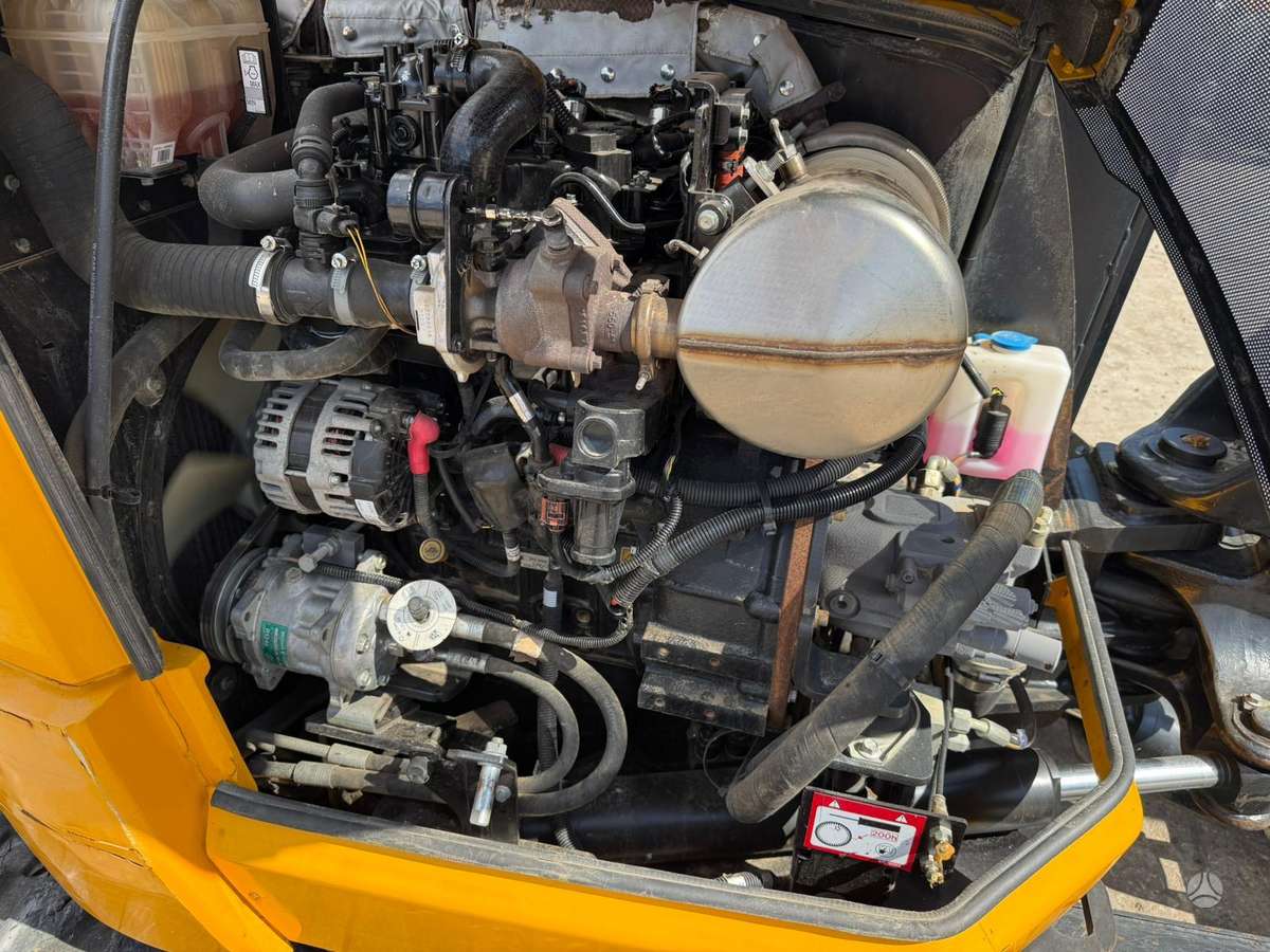 JCB 50Z-2, экскаваторы