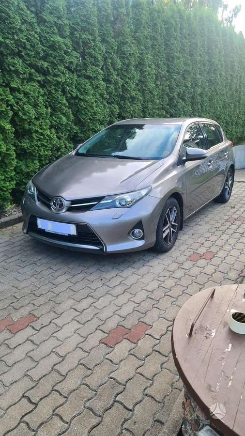 Toyota Auris - 1