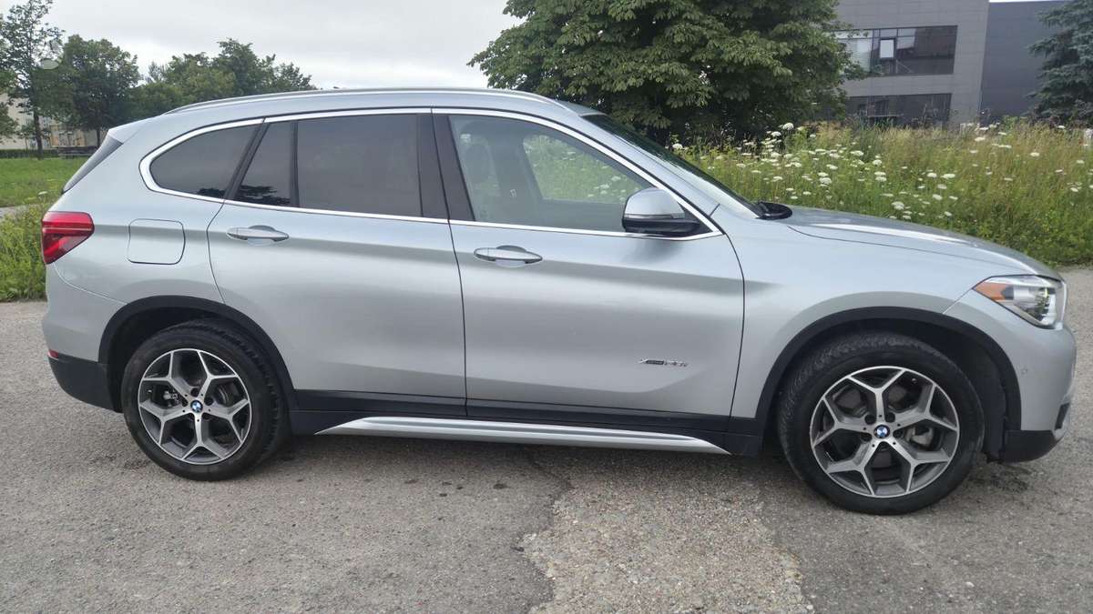 BMW X1, 2.0 l., Внедорожник / Кроссовер