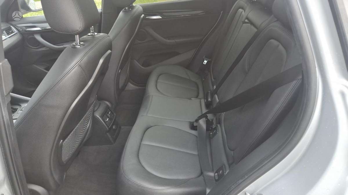 BMW X1, 2.0 l., off-road / crossover