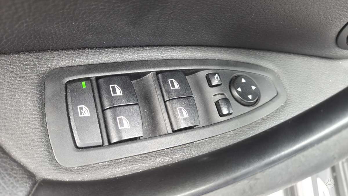BMW X1, 2.0 l., off-road / crossover