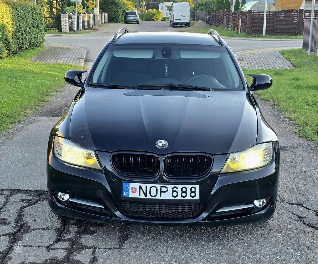 BMW 320, Универсал