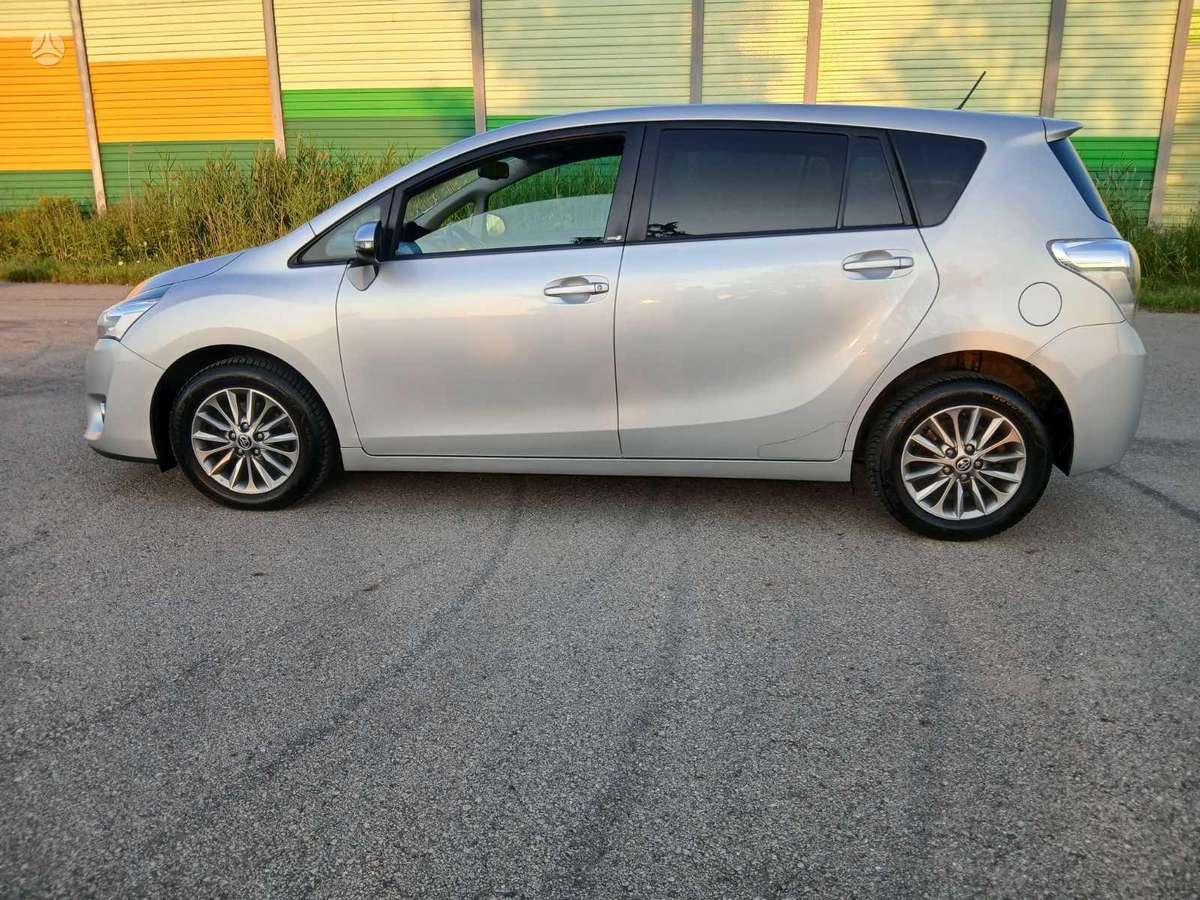 Toyota Verso - 4