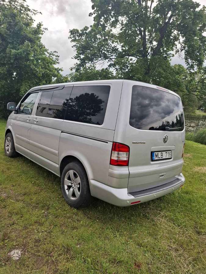Volkswagen Multivan - 5