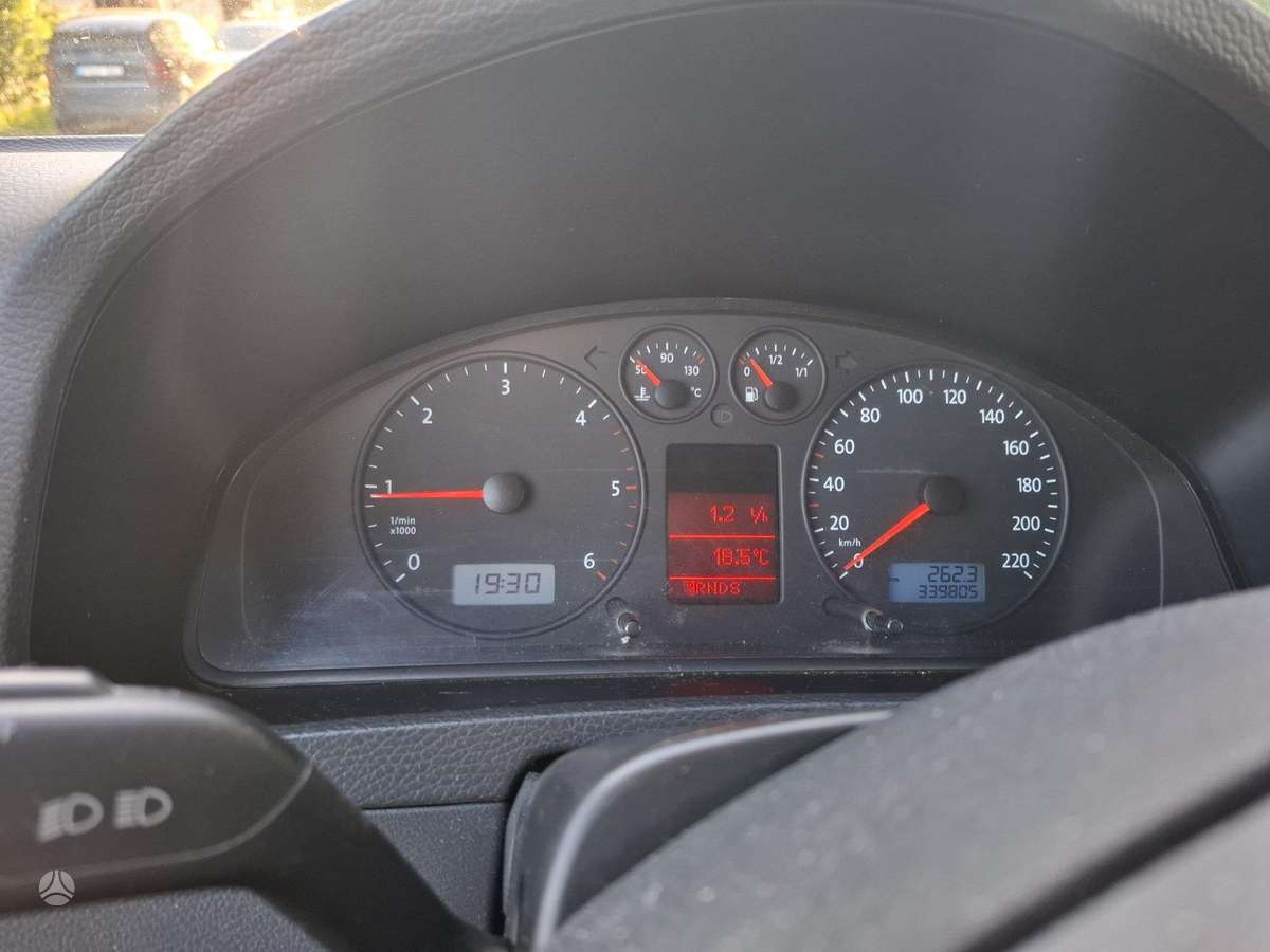 Volkswagen Multivan - 8