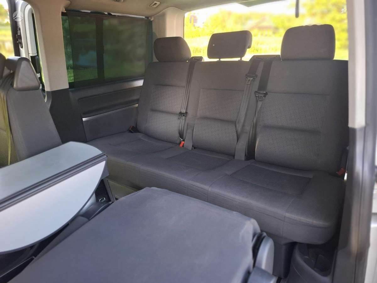Volkswagen Multivan - 9
