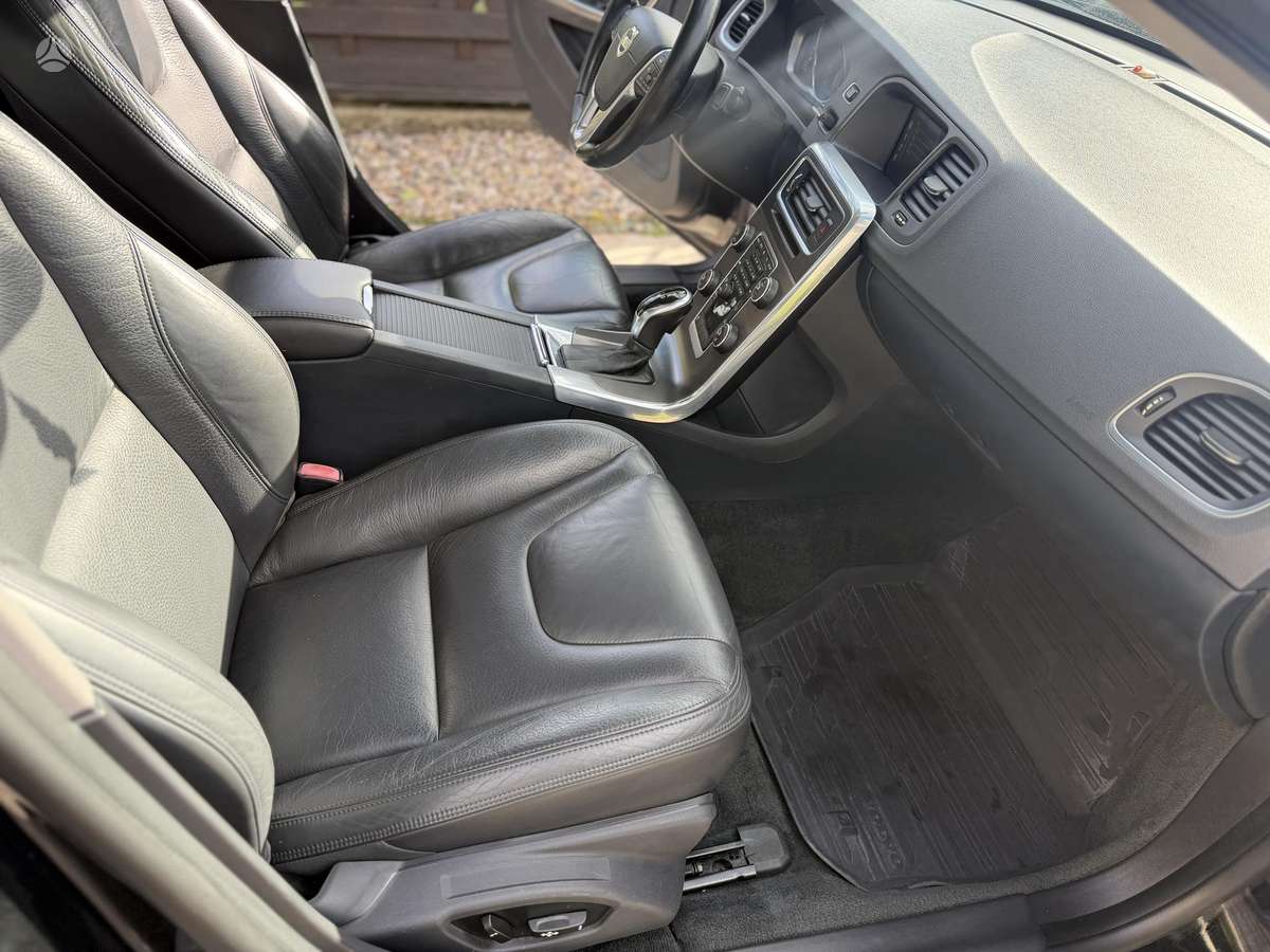 Volvo S60, 2.5 l., Седан