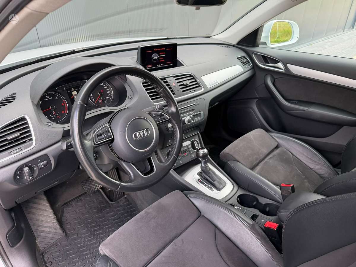Audi Q3, 2.0 l., Внедорожник / Кроссовер