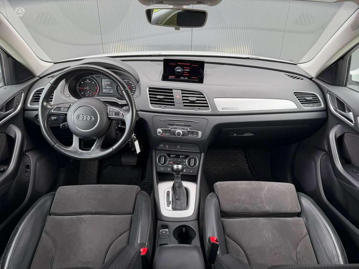 Audi Q3, 2.0 l., Внедорожник / Кроссовер