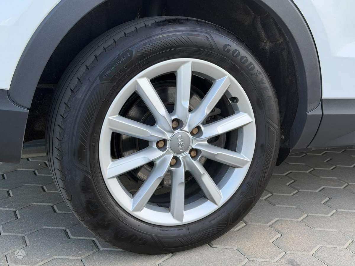 Audi Q3, 2.0 l., Внедорожник / Кроссовер