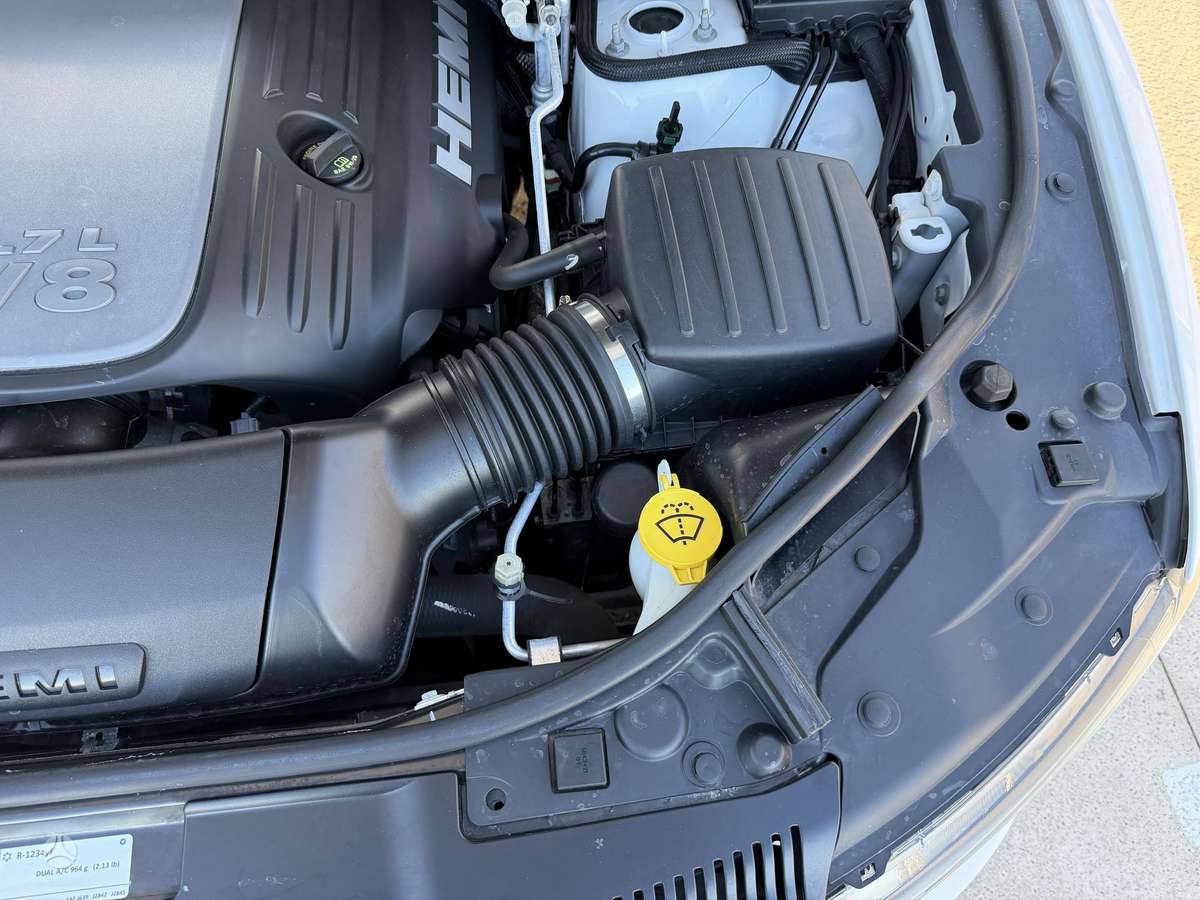 Dodge Durango, 5.7 l., off-road / crossover